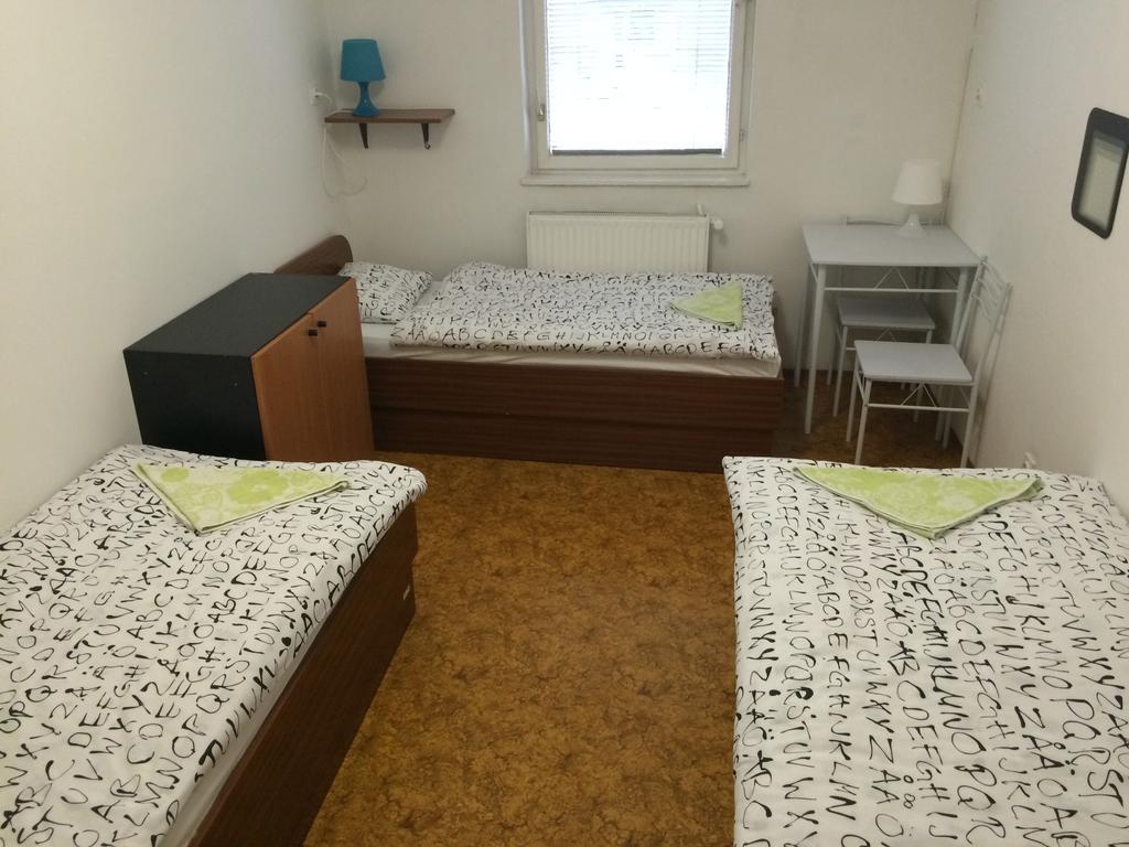 Simple Accommodation Vodmat Ljubljana Room photo